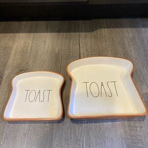 Rae dunn toast plate set